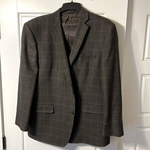 Joseph Abboud Brown Check Sport Coat 100% Wool. Size 44R. No Major Flaws.